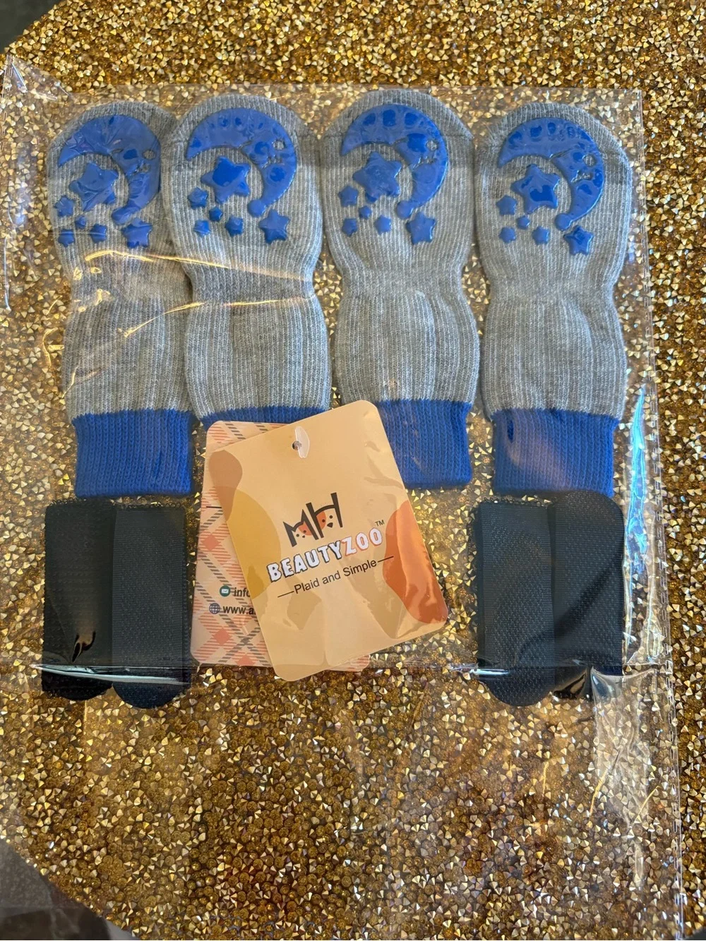 Beauty zoo NWT Gray & Blue Non-Slip Dog Socks – 4 Pack. Size S/M